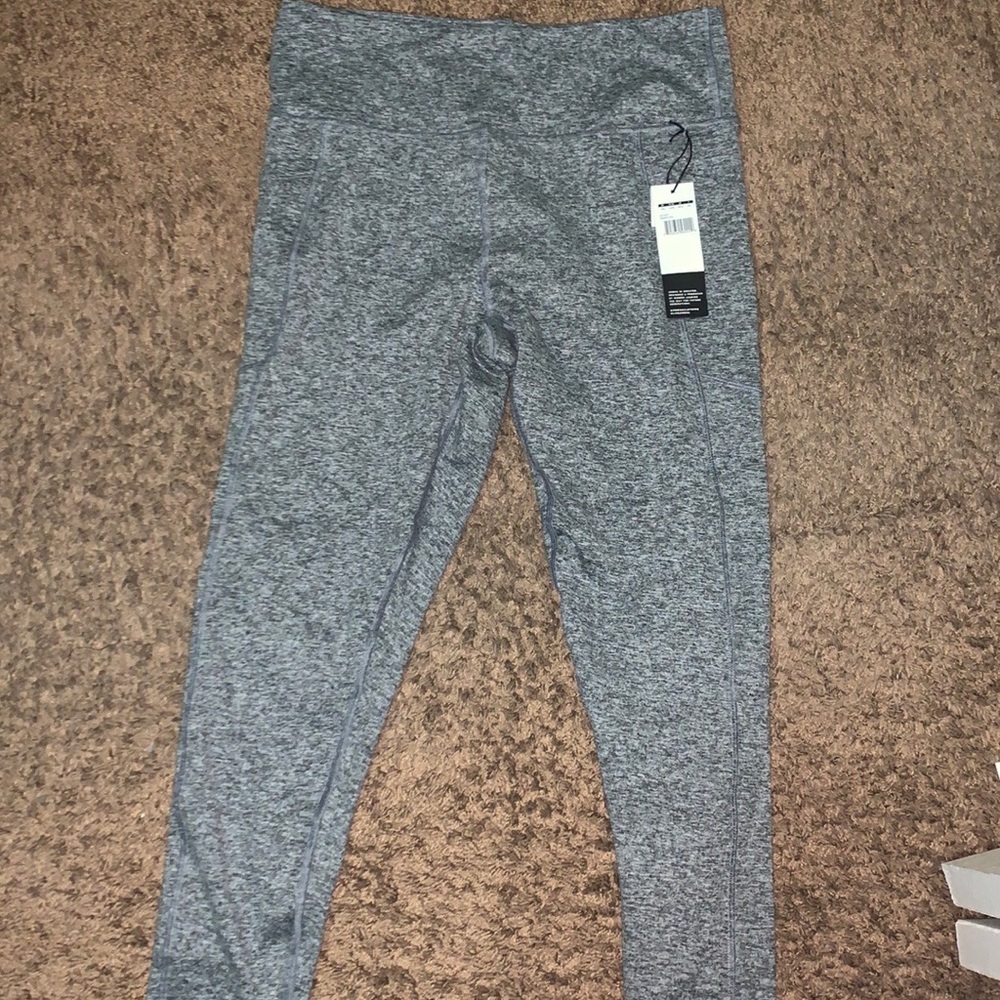 NWT Zobha Grey Leggings